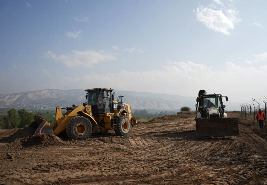 החלו העבודות להקמת המכשול הביטחוני בגבול המזרחי 8.12.25